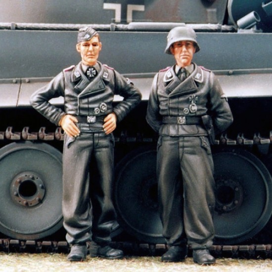 1/35 German Tank Crew (2 figures)