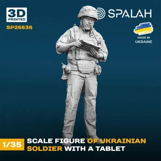 1/35 Ukrainian Soldier with a Tablet