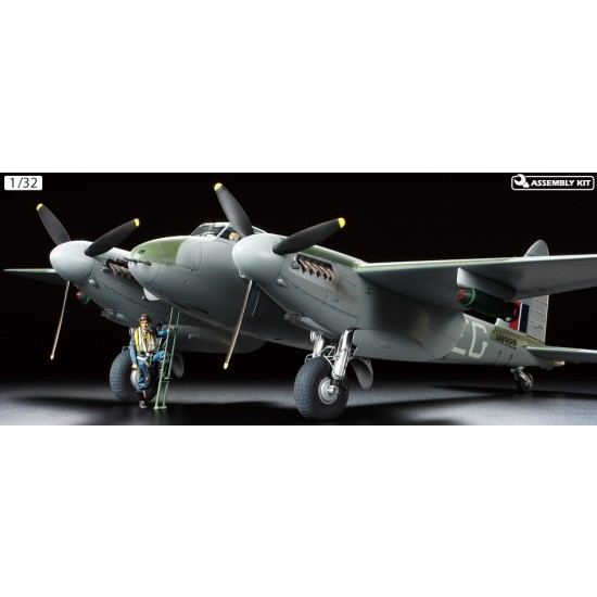 1/32 De Havilland Mosquito FB Mk.VI with figures