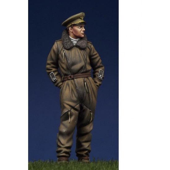 1/72 WWII Royal Hungarian Air Force Pilot #1 in Early War Uniform (2 same figures)
