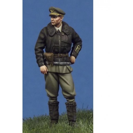 1/35 WWII Royal Hungarian Air Force Pilot #2 in Late War Uniform for Bf-109/Fw-190