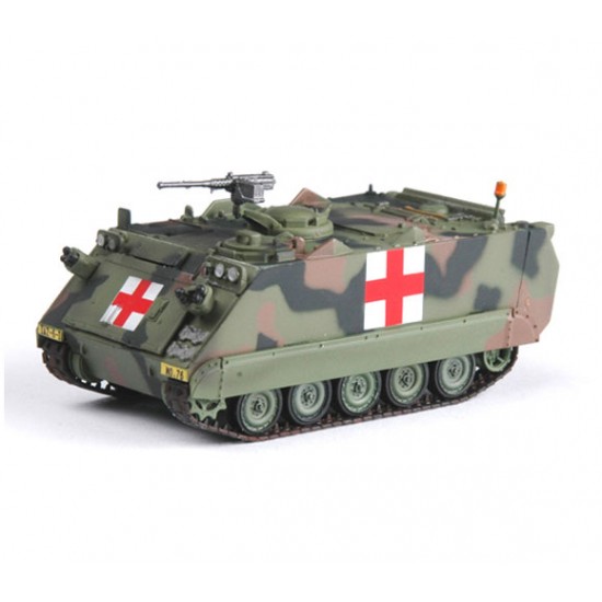 1/72 M113A2 US Army Red Cross Display Model