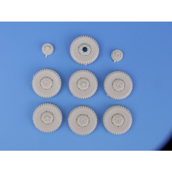 1/35 Wheels for M8/M20