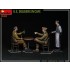 1/35 US Soldiers in Cafe (3 figures & accessories) 1/35 US Soldiers in Cafe (3 figures & accessories)