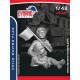1/48 Little Boy Waving Flag