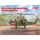 1/32 Vietnam War US AH-1G Cobra Helicopter with Pilots