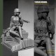 1/35 WWII German Female Soldier & Diorama Base (Fantasy)